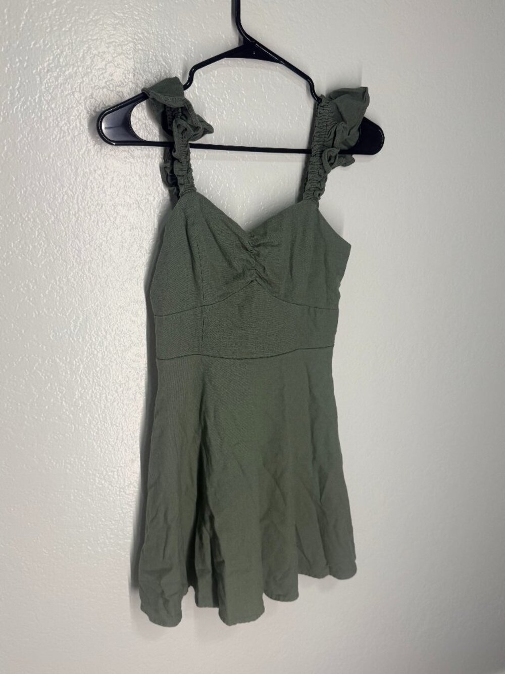 Francesca’s (mi am) Ruffle Strap Smocked Green Mini Dress - Small